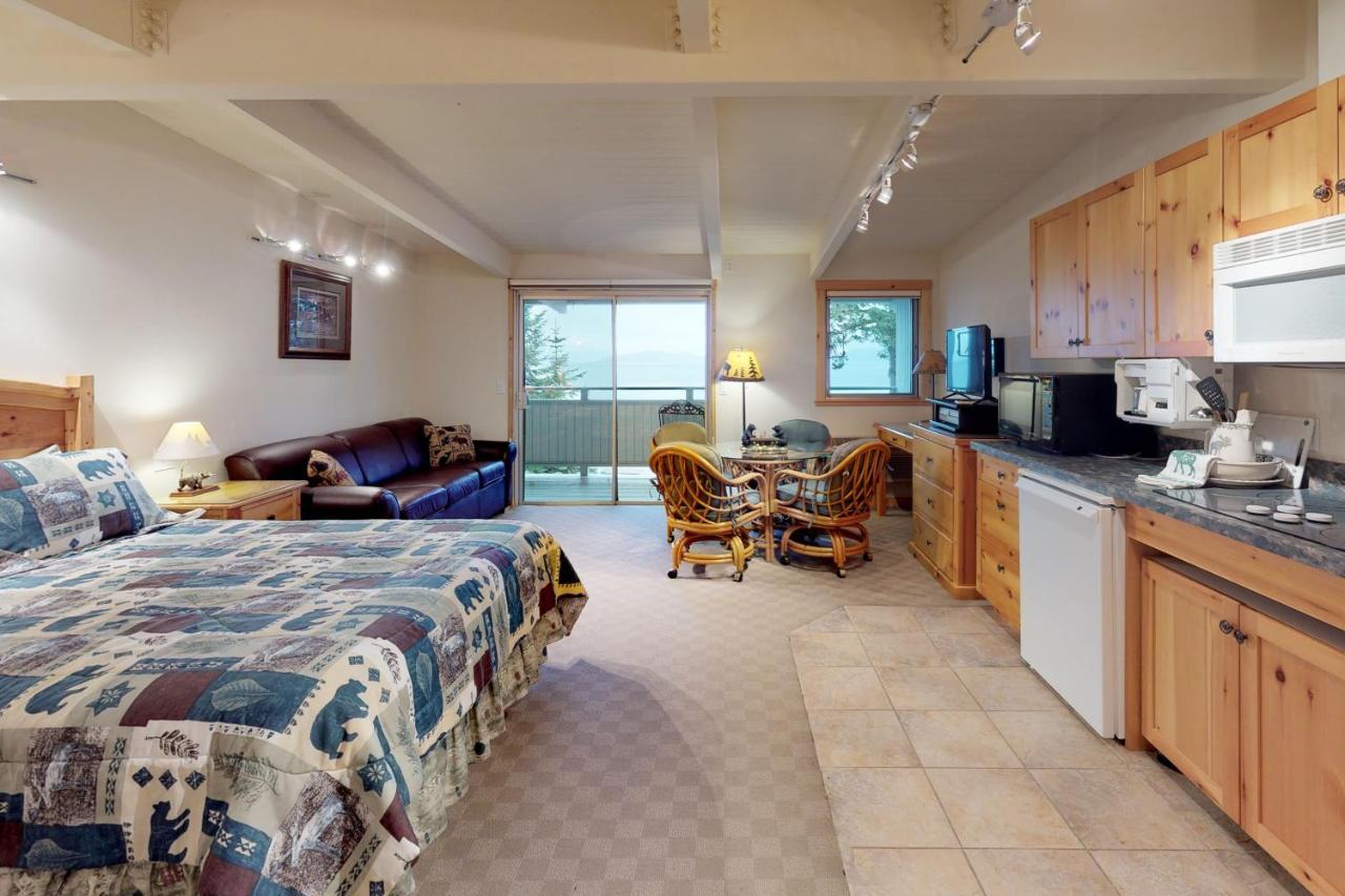 Many Springs Lakefront Condos Bigfork Quarto foto