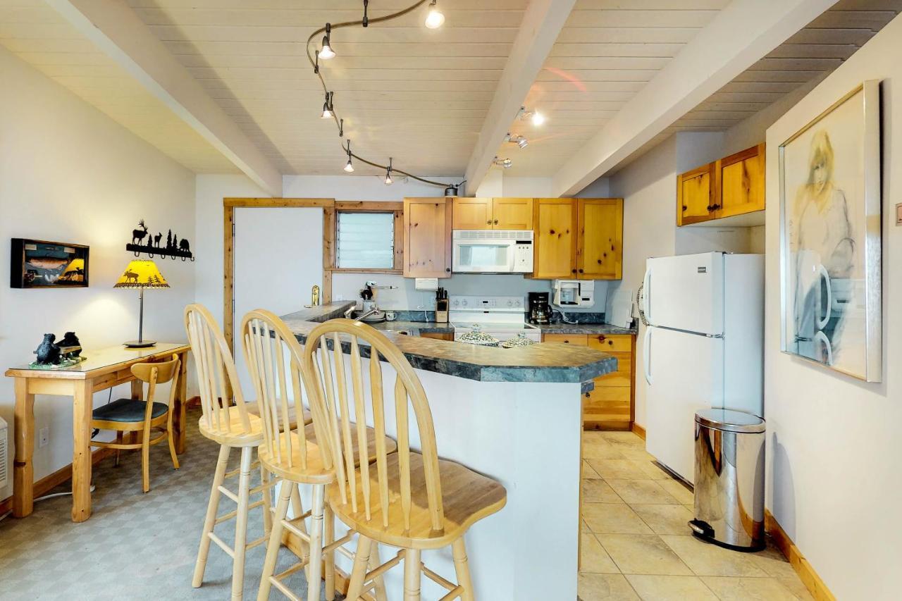 Many Springs Lakefront Condos Bigfork Quarto foto