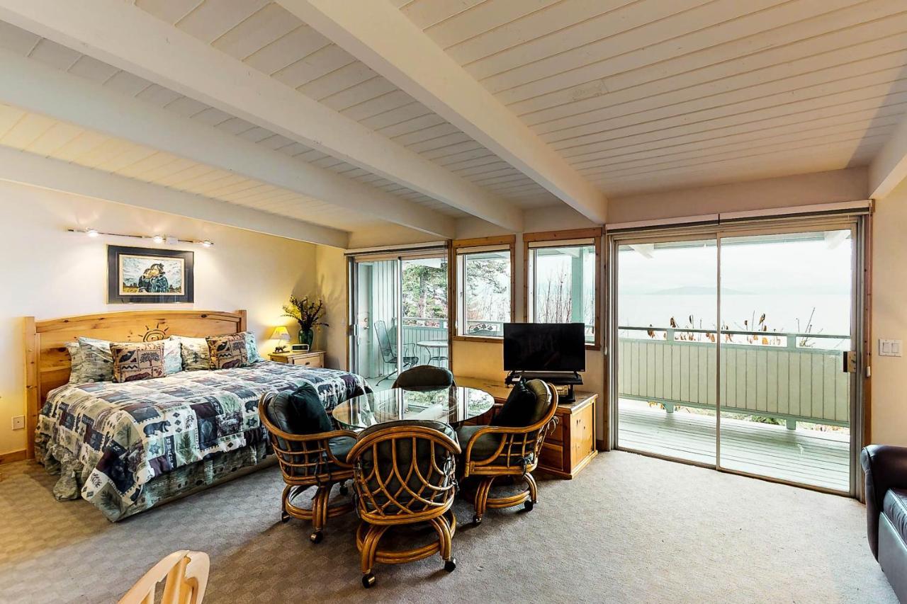 Many Springs Lakefront Condos Bigfork Quarto foto
